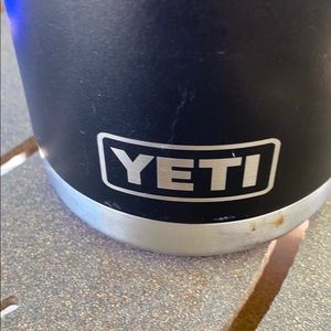 Meet your Posher, Hugo